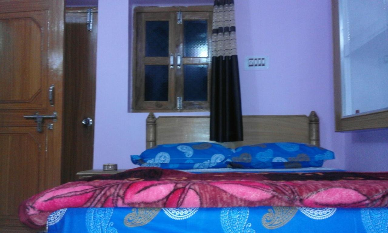 Prem Home Stay Кхаджурахо Экстерьер фото