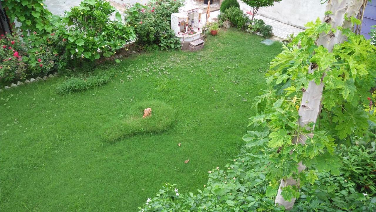 Prem Home Stay Кхаджурахо Экстерьер фото